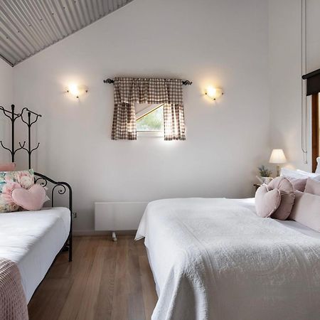 French Cottage 데일스포드 외부 사진